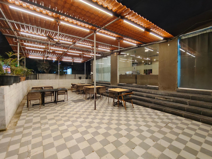 Others 3, Hotel Emerald Tree, Pune