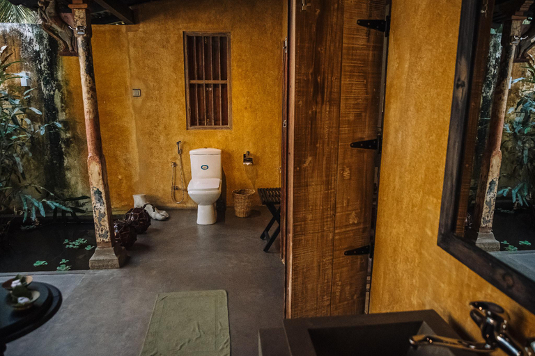 Bathroom 4, Ginganga Lodge, Bope-Poddala