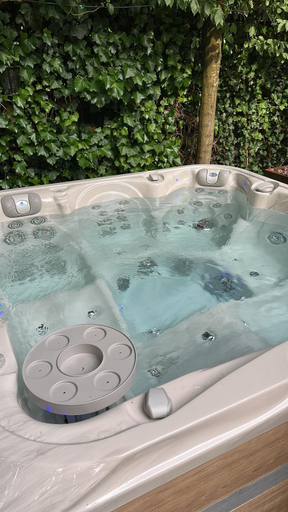 Bathroom 3, Berg en Bos Suite Apeldoorn met luxe jacuzzi, Apeldoorn