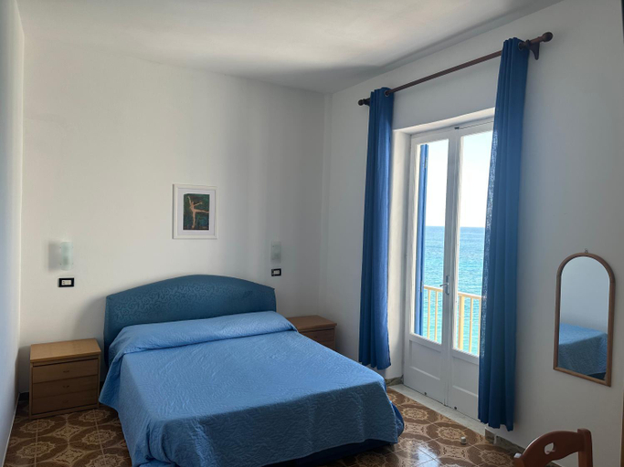 Bedroom 5, Hotel Regina del Mare, Napoli