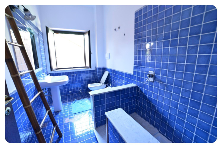 Bathroom 5, Villa Olimpia, Crotone
