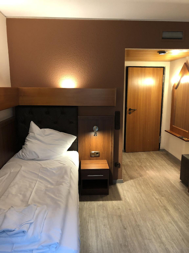 Bedroom 2, Hotel Poseidon, Bayreuth