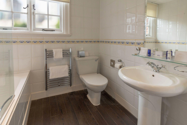 Bathroom 5, Norton Park Hotel, Spa & Manor House, Hampshire