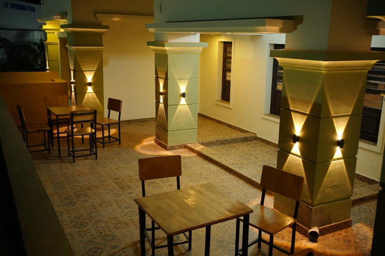 Others 5, Hill Club Square, Malappuram