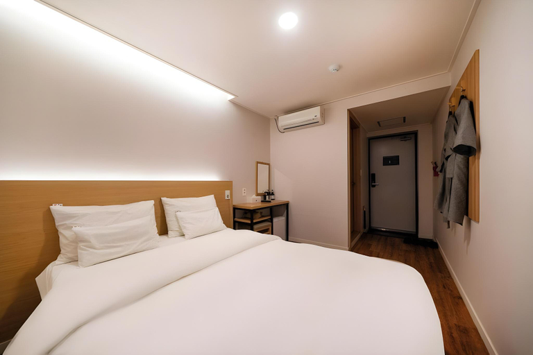 Bedroom 2, Haeundae Society Hotel, Haeundae