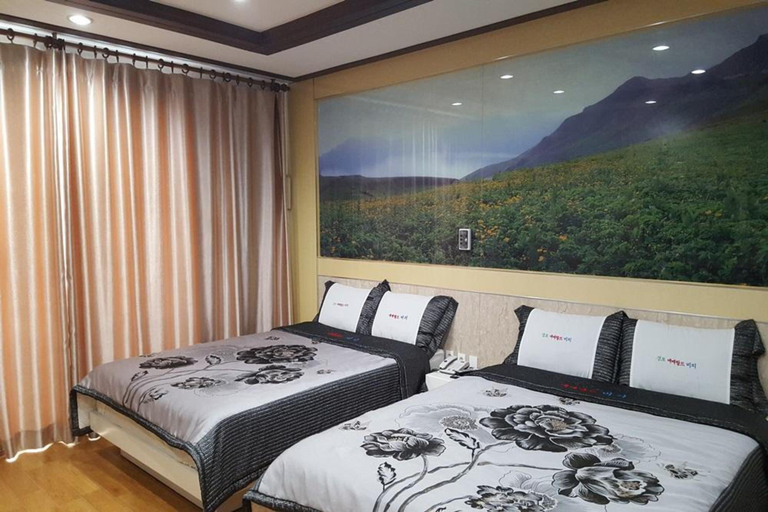 Bedroom 2, Gyeongpo Emerald Beach Hotel, Gangneung