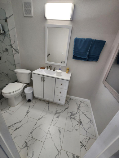 Others 5, Private and beautiful room for vacation, Broward