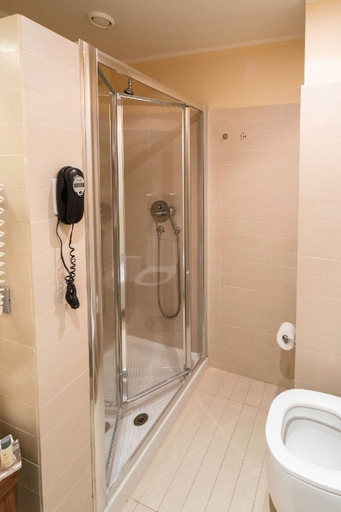 Bathroom 5, Capo Peloro Hotel, Messina