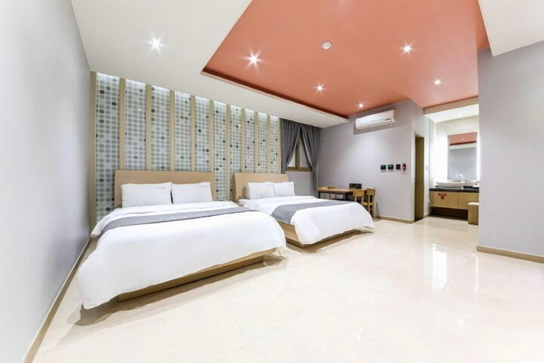 Bedroom 2, Gwangju Sangmu Hotel Gallery, Gwangsan