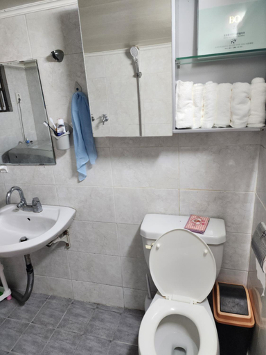 Bathroom 4, Disco PangPang GuestHouse (Foreigners only), Gyeyang