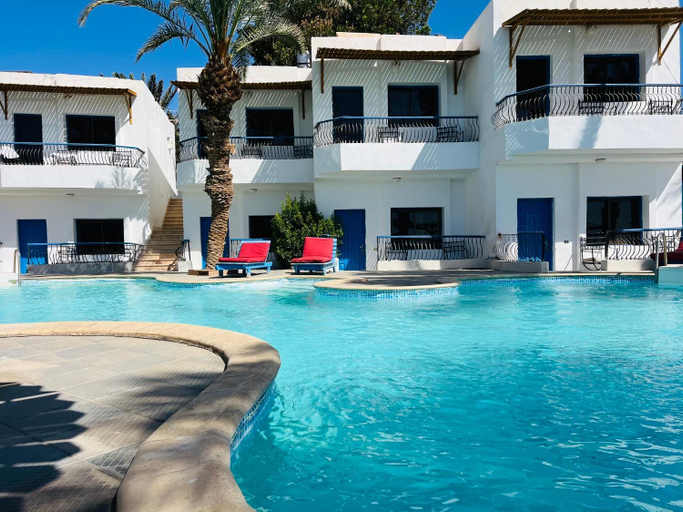 3, New Sphinx Resort, Sant Katrin