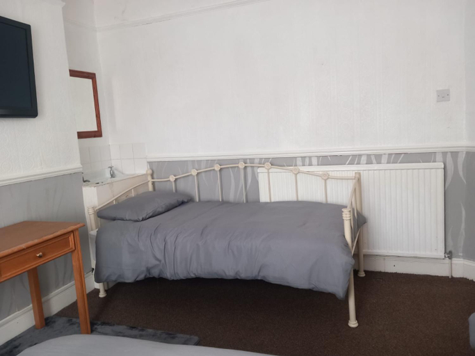 Bedroom 2, Bensons Guesthouse, Southend-on-Sea