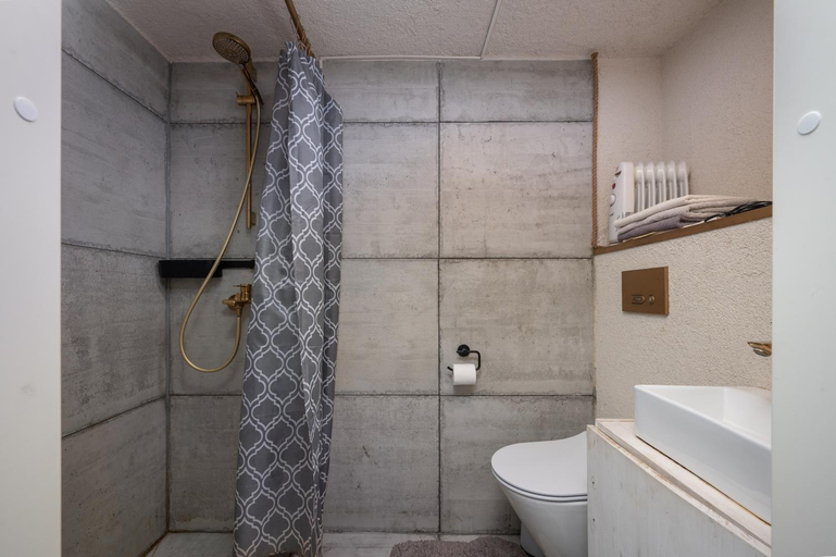 Bathroom 3, Paivilla Boutique Hotel, Tallinn