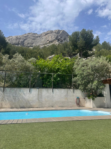 Sport & Beauty 3, En Plein cœur des calanques a 800 m de la mer hebergement avec Piscine Exclusive, Bouches-du-Rhône