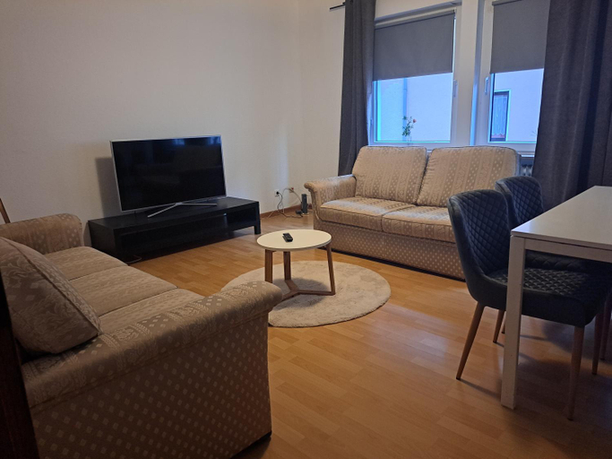 Shared lounge/TV area 2, ZigZag Apartments, Mayen-Koblenz