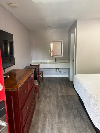 Bedroom 2, Mountain Inn, Sevier