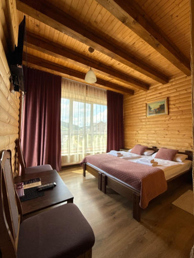 Bedroom 4, Панорама гір, Iaremchans'ka
