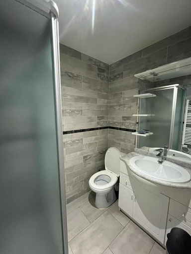 Bathroom 5, Cathy et Eric, Aisne