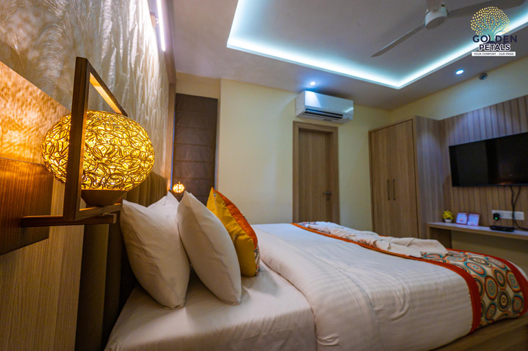 Bedroom 3, Hotel Golden Petals, Varanasi