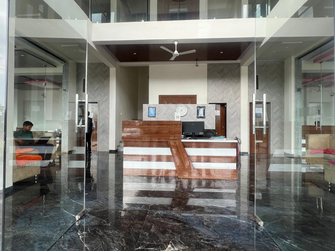 Public Area 2, Daksh The Valley Resort - Saputara, The Dangs