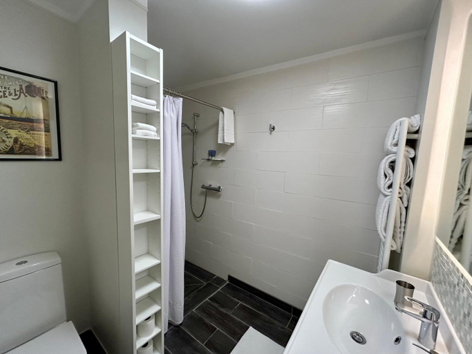 Bathroom 3, La Villa de Chinon, Indre-et-Loire