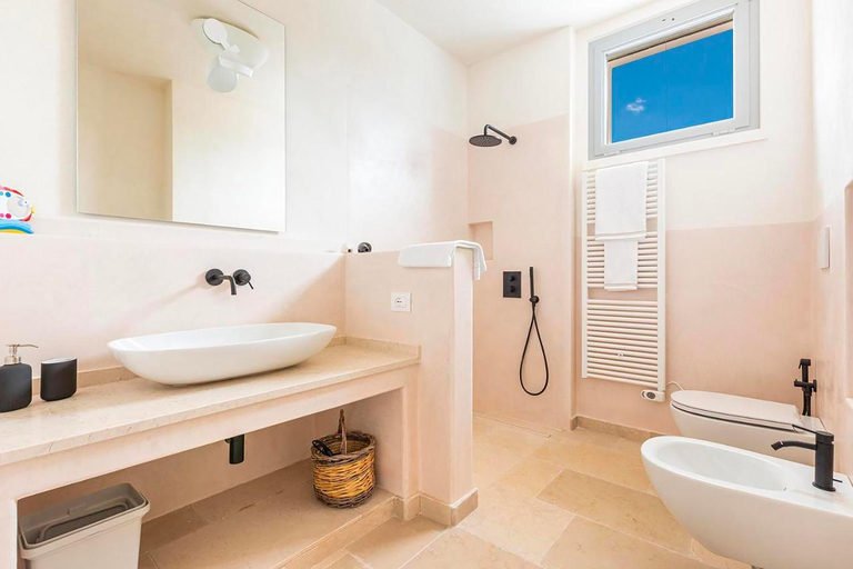 Bathroom 3, Masseria Luigi Flora, Brindisi