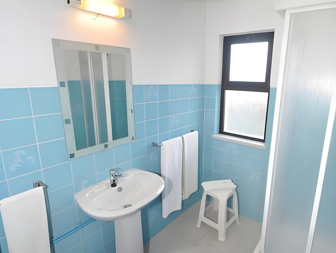 Bathroom 3, Tonel Apartments, Vila do Bispo