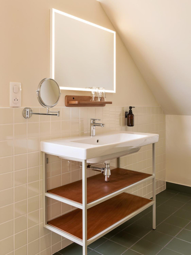 Bathroom 4, Hôtel de la Paix, Beaune, Côte-d'Or
