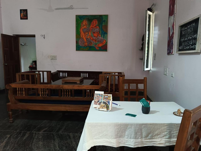 Public Area, Art Le Cafe, Viluppuram