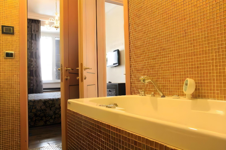 Bathroom 5, Les Chambres D'Or Hotel, Roma