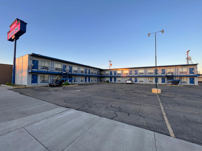 Others 3, Budget Inn Ontario, Malheur