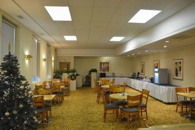 Food & Drinks 5, Emerald Hotel & Suites Calgary Airport, Division No. 6