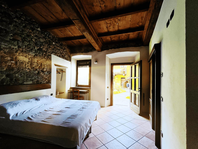 Bedroom 2, Robin's Nest, Novara
