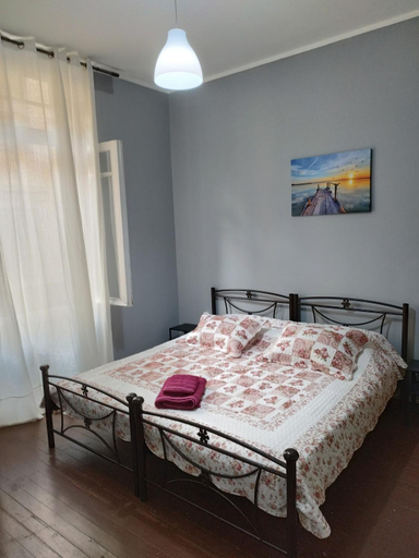 Others 3, Apartment Atiki metro shared bathroom and kitchen, Attica