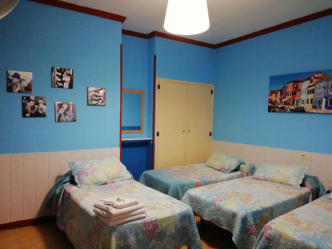 Bedroom 4, Hostal Alicante, Madrid