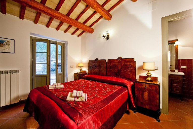 Bedroom 1, La Casa Nel Bosco, Ascoli Piceno