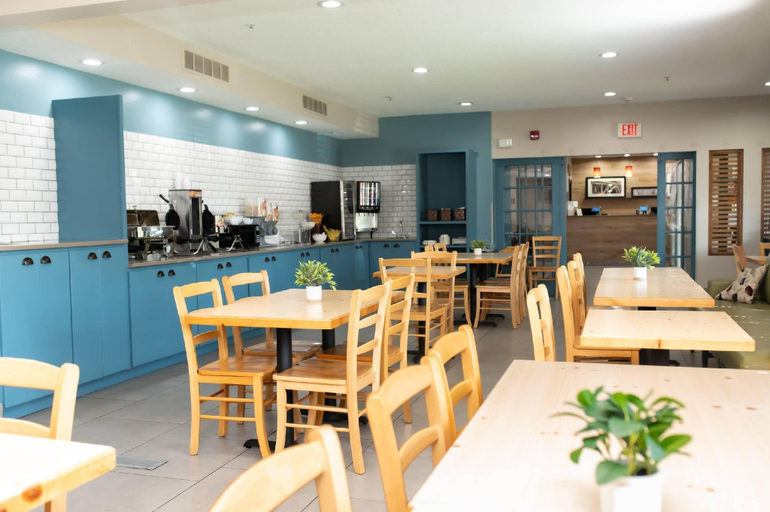 Food & Drinks 5, Country Inn & Suites by Radisson, Prairie du Chien, Crawford