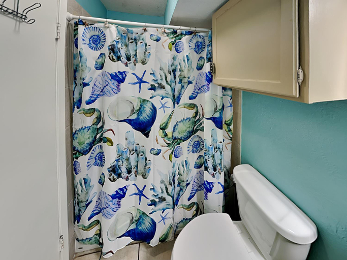 Bathroom 4, Kontiki Beach 317, Aransas