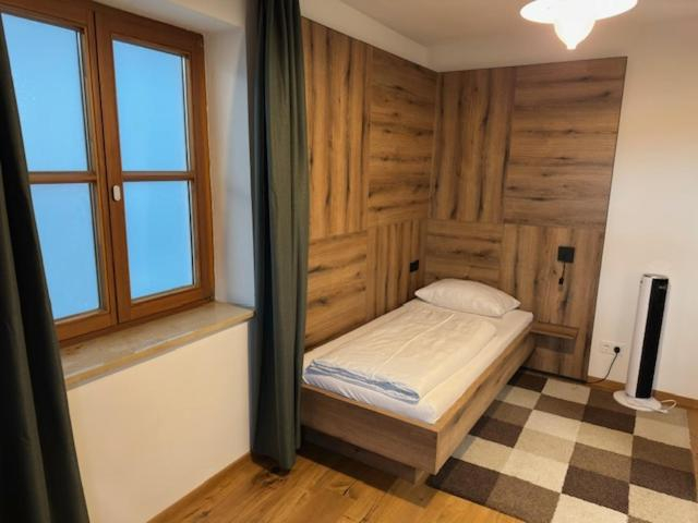 Bedroom 2, Gasthof Zur Post, Pfaffenhofen an der Ilm
