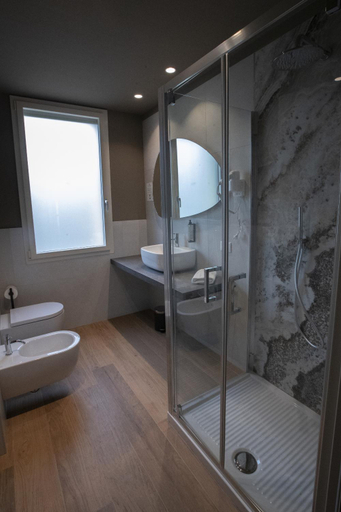 Bathroom 3, Tosa Welcome, Bologna