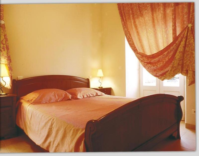 Bedroom 2, Logis Hostellerie Clau Del Loup, Lot