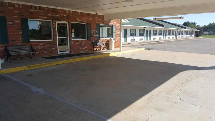 Others 5, Lake Eufaula Inn & Suites, McIntosh