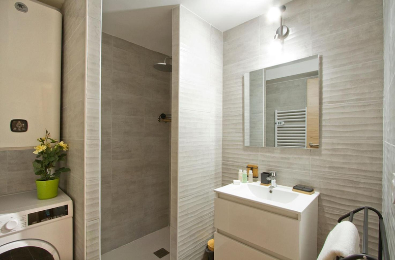 Bathroom 2, Residence Provencal by Leavetown Vacations, Isère