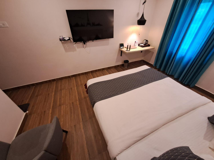 Bedroom 2, De Crown Luxury Hotel Kakinada, East Godavari