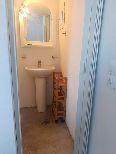 Bathroom 2, Thea, South Aegean