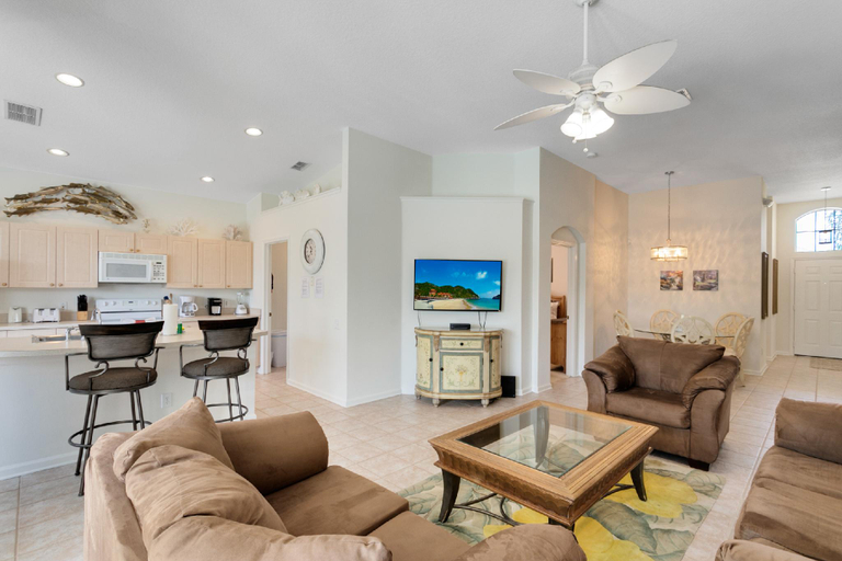 4, Four Bedroom/3 Bath South Facing Pool/Spa Villa, Osceola