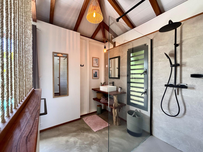 Bathroom 5, ZANNANNA LODGE, Le Diamant
