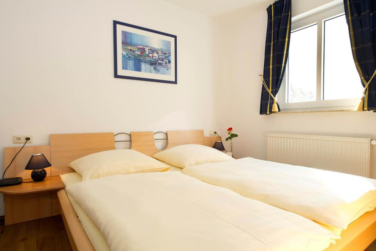Bedroom 2, Appartementhaus mit Balkon im Ostseebad Gohren HM-ADL, Vorpommern-Rügen