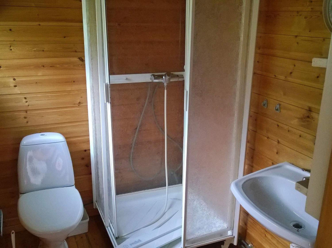 Bathroom 3, person holiday home in ENGAVAGEN-By Traum, Meløy