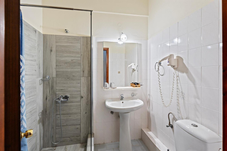 Bathroom 4, Fiori, Ionian Islands